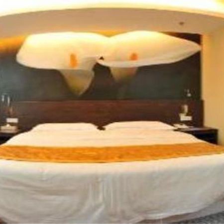 Xiamen Qingnian Yangguang Hotel - Wenzaodian ภายนอก รูปภาพ